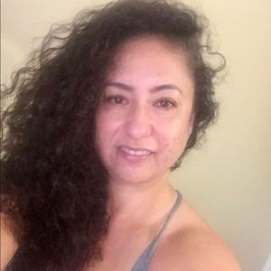 Meet your Posher, Nora